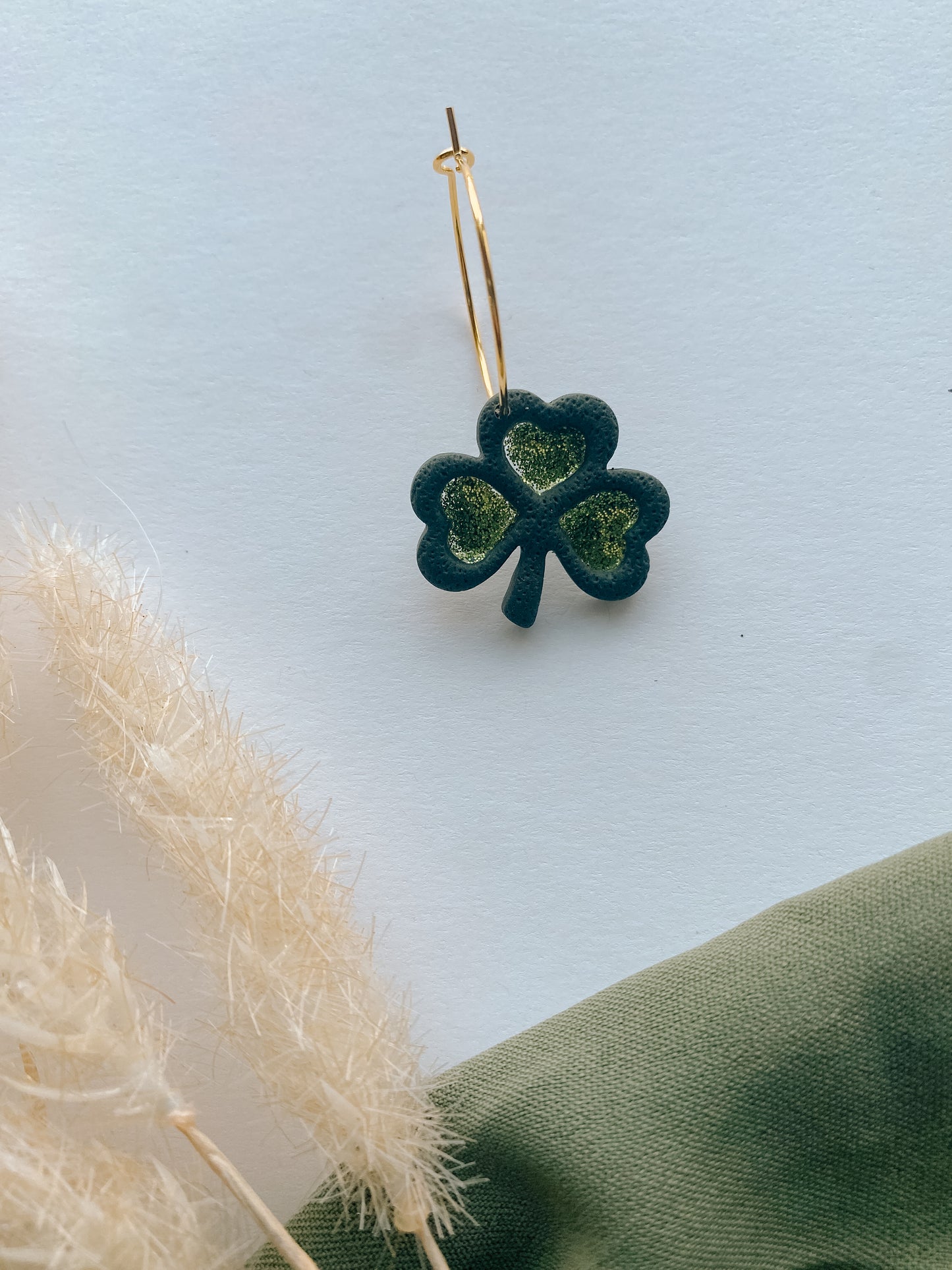 Dark Green Glitter Shamrocks