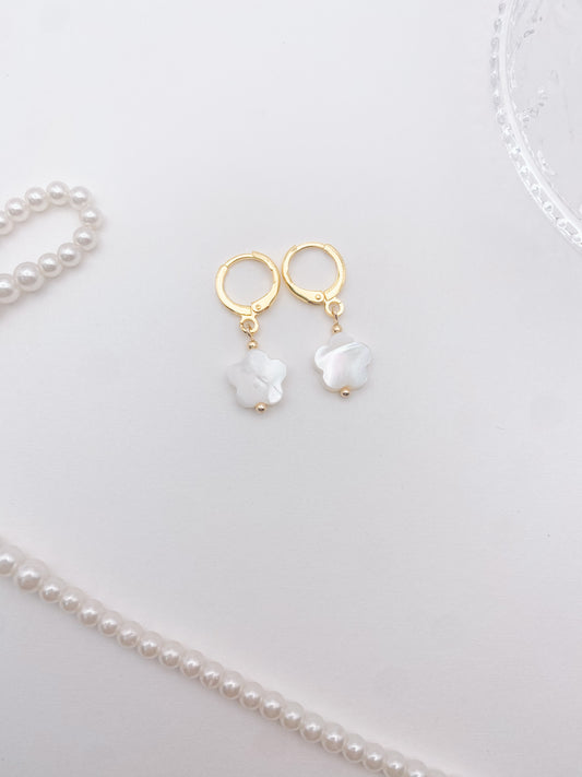 Pearly Flower Huggies