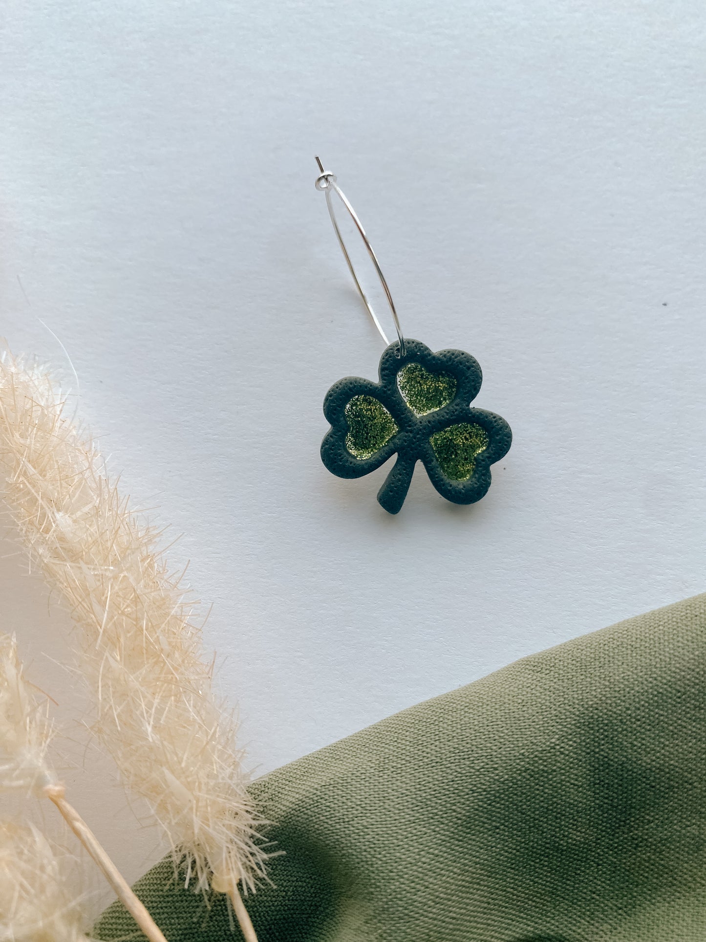 Dark Green Glitter Shamrocks